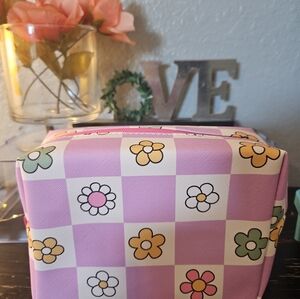 Cosmetic bag